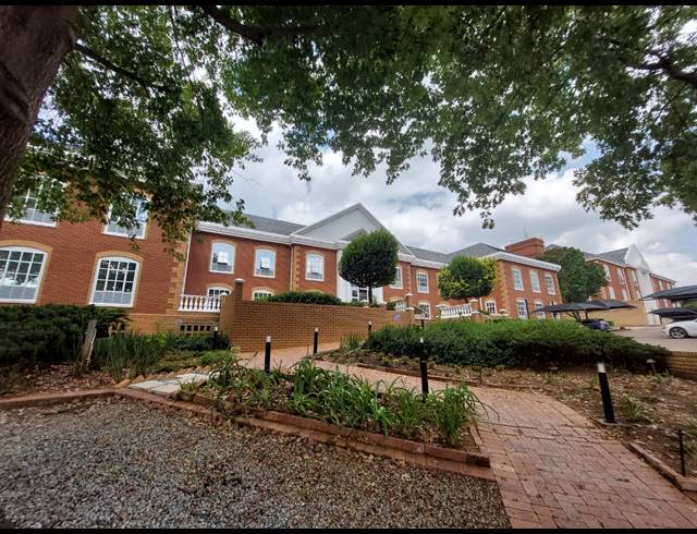 202M² OFFICE TO LET IN BRYANSTON